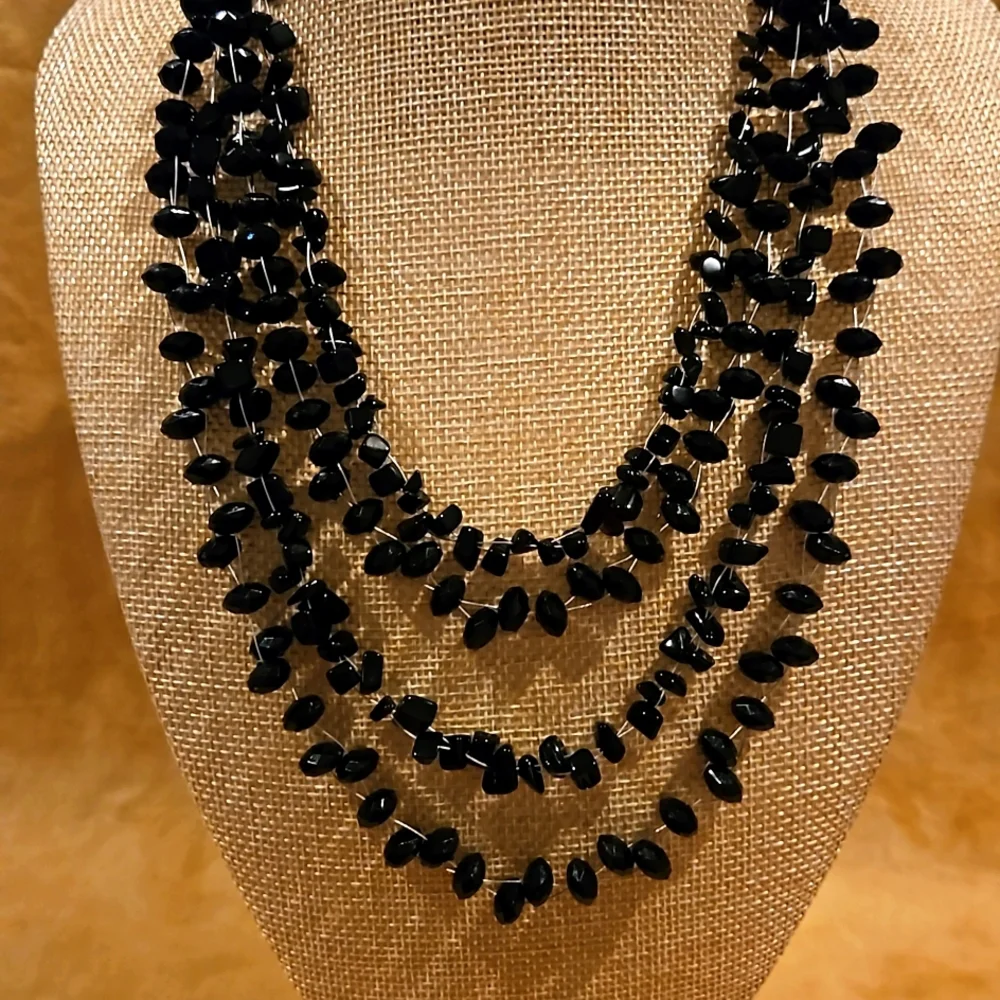 Four-layer Black Beaded Necklace - Picture 3 of 4